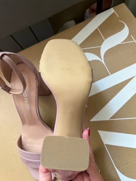 Босоніжки лакові натуральна шкіра