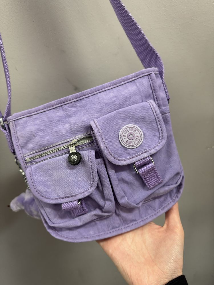 Liliowa torebka torba na ramię Kipling jak nowa