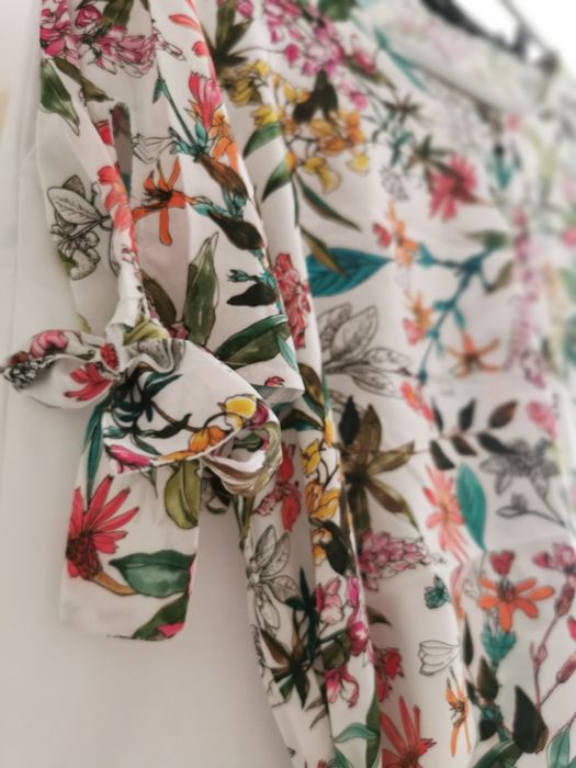 Reserved Bluzka Letnia Kwiaty Wiskoza Rozmiar 42 L Wiązane Rękawy Lekk