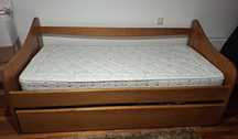 Cama em Madeira com colchão