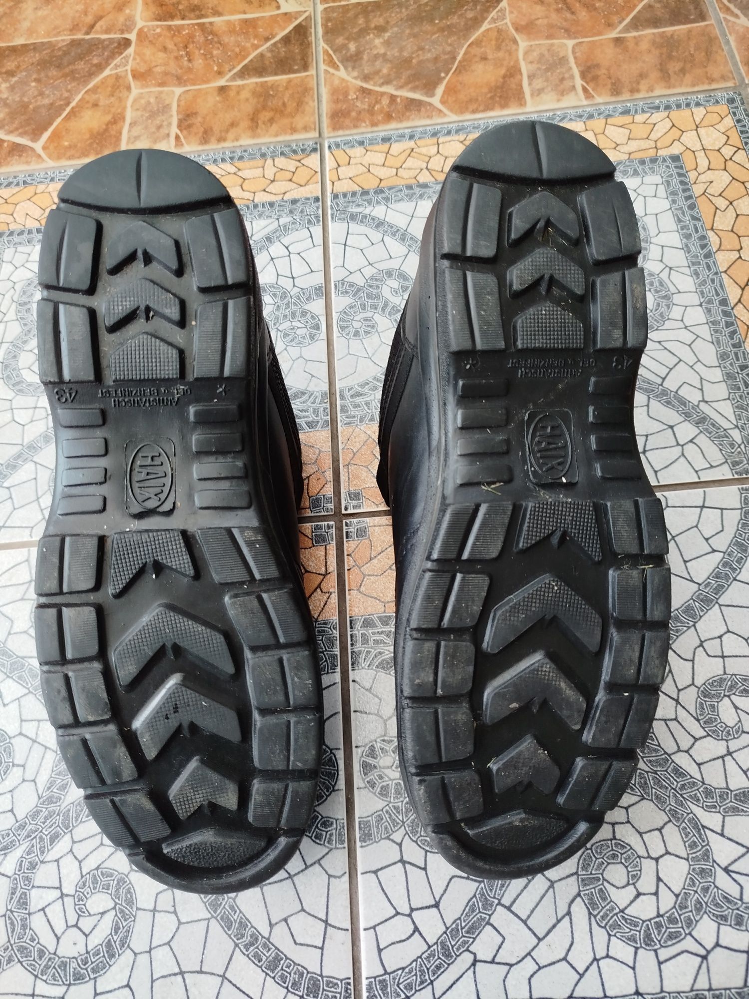 Haix чоловічі робочі черевики gore-tex.