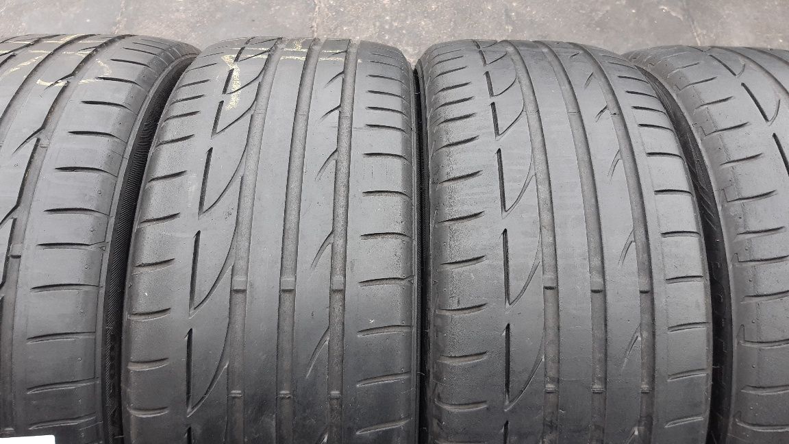 Opony Letnie 225÷40÷18÷.BRIDGESTONE.Cena 580 zł za KOMPLET-4 sztuki.