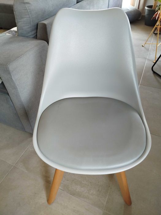 3 Cadeiras Cinza Impecáveis