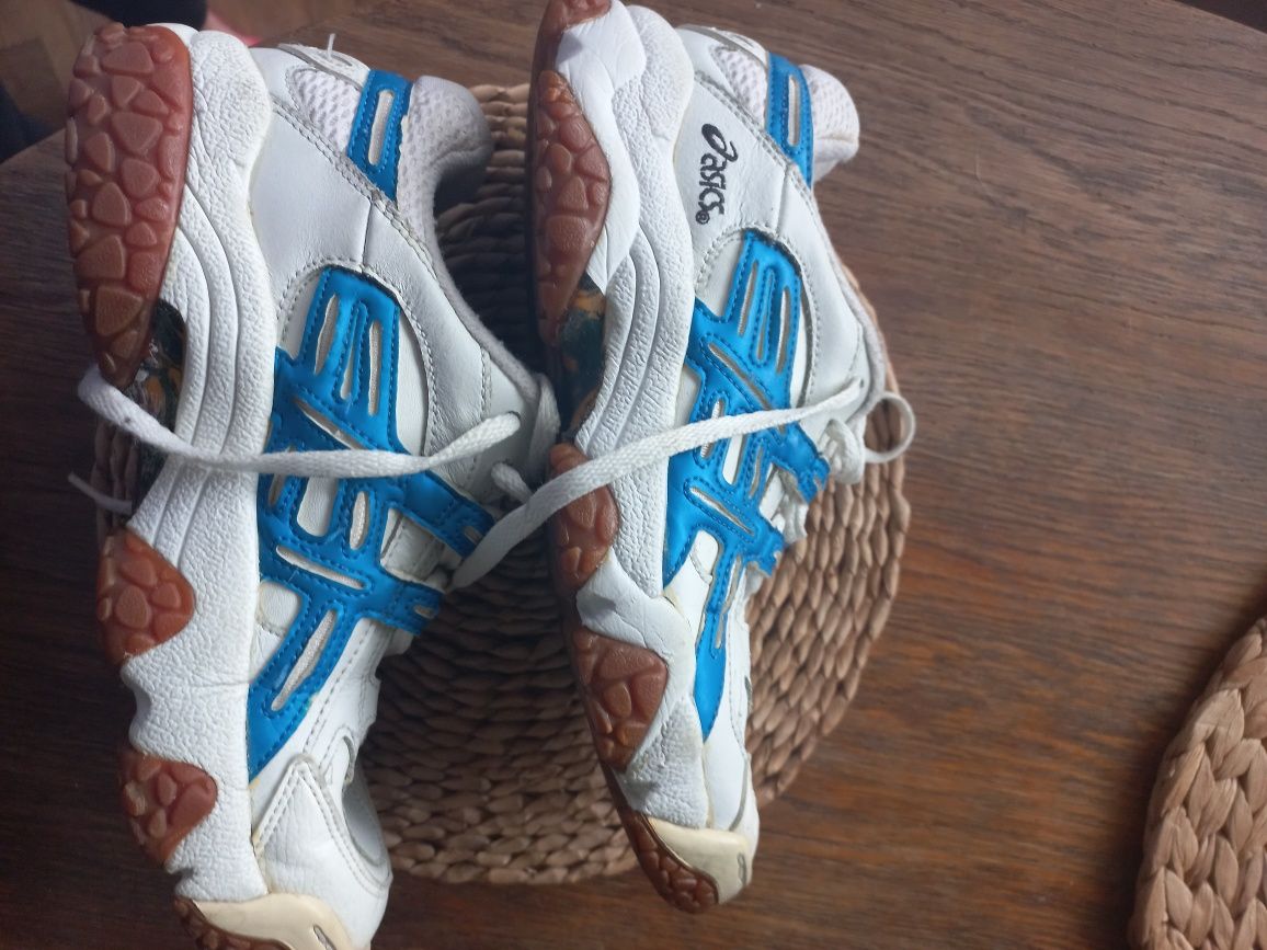 Buty Asics sportowe