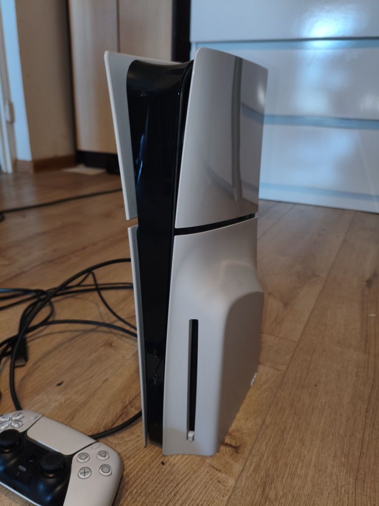 Konsola ps5 1tb z napedem