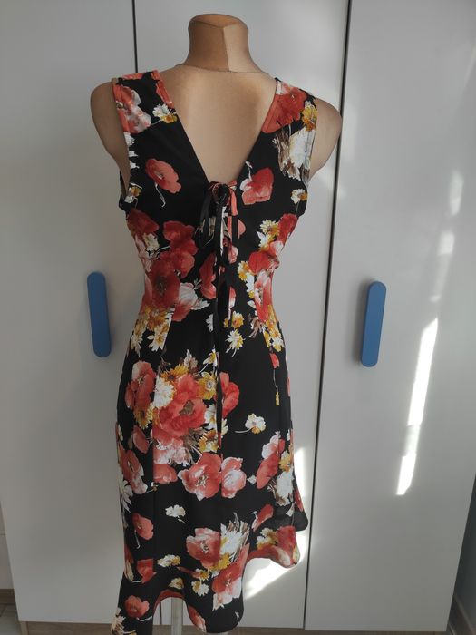 Asymetryczna sukienka w kwiaty vintage
