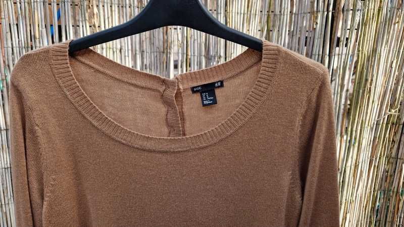 H&M sweter sweterek karmelowy camel beżowy basic klasyczny modny 38/M