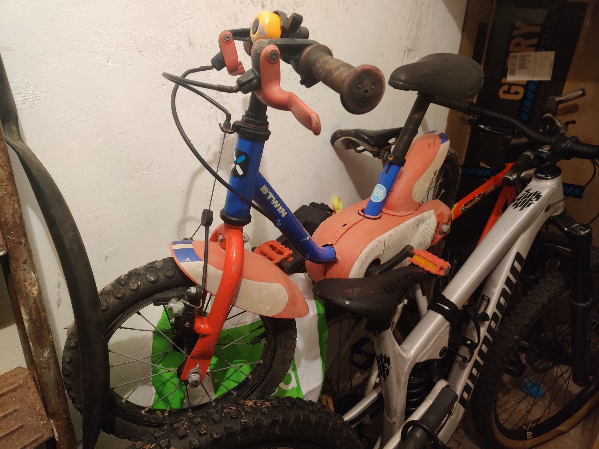 Bicicleta de criança com pedais da Btwin