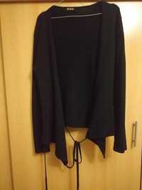 Czarny sweterek z dzianiny wiązany w pasie. Rozmiar 38