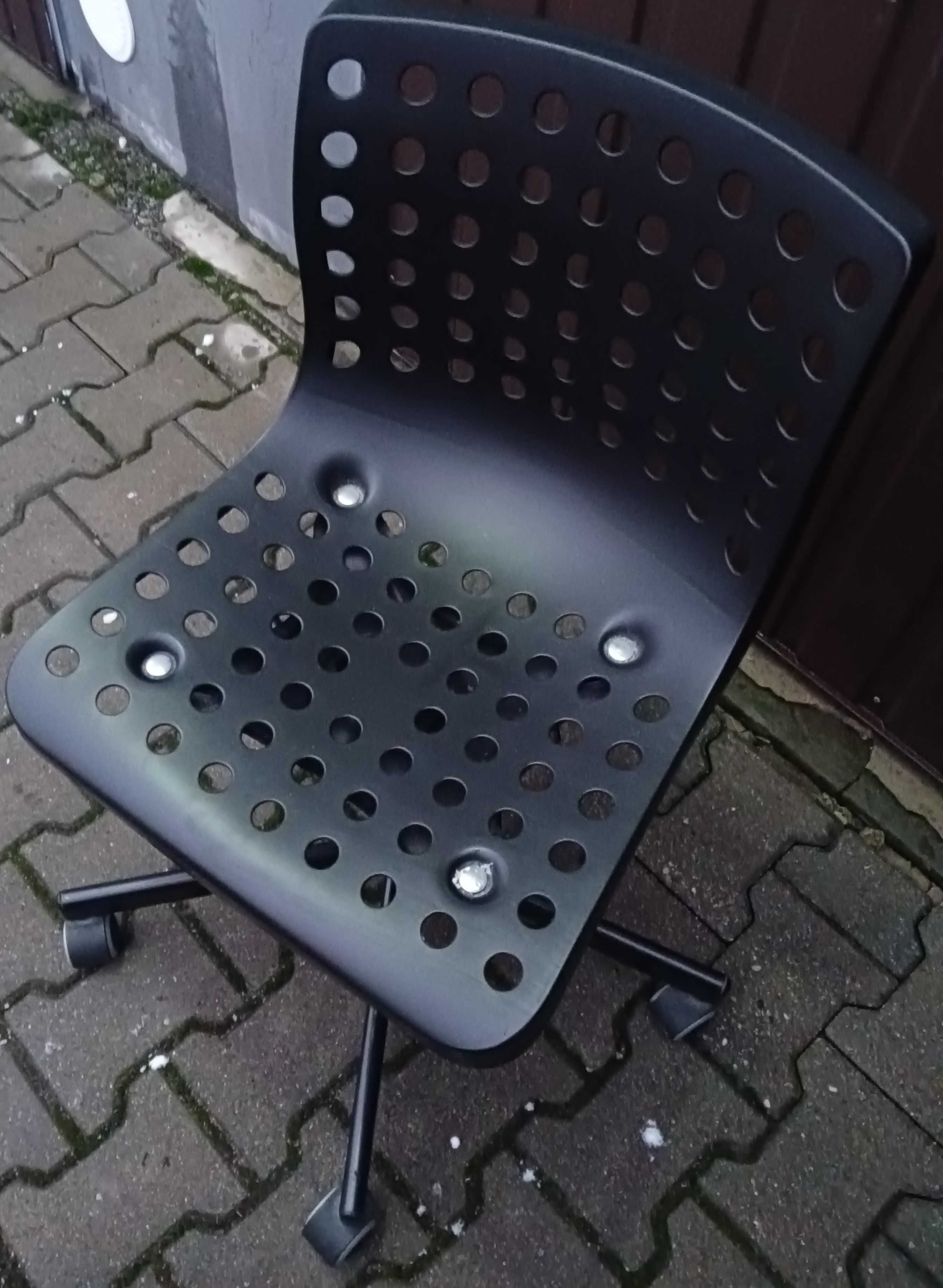 Krzesło biurowe plastikowe, czarne, stan idealny