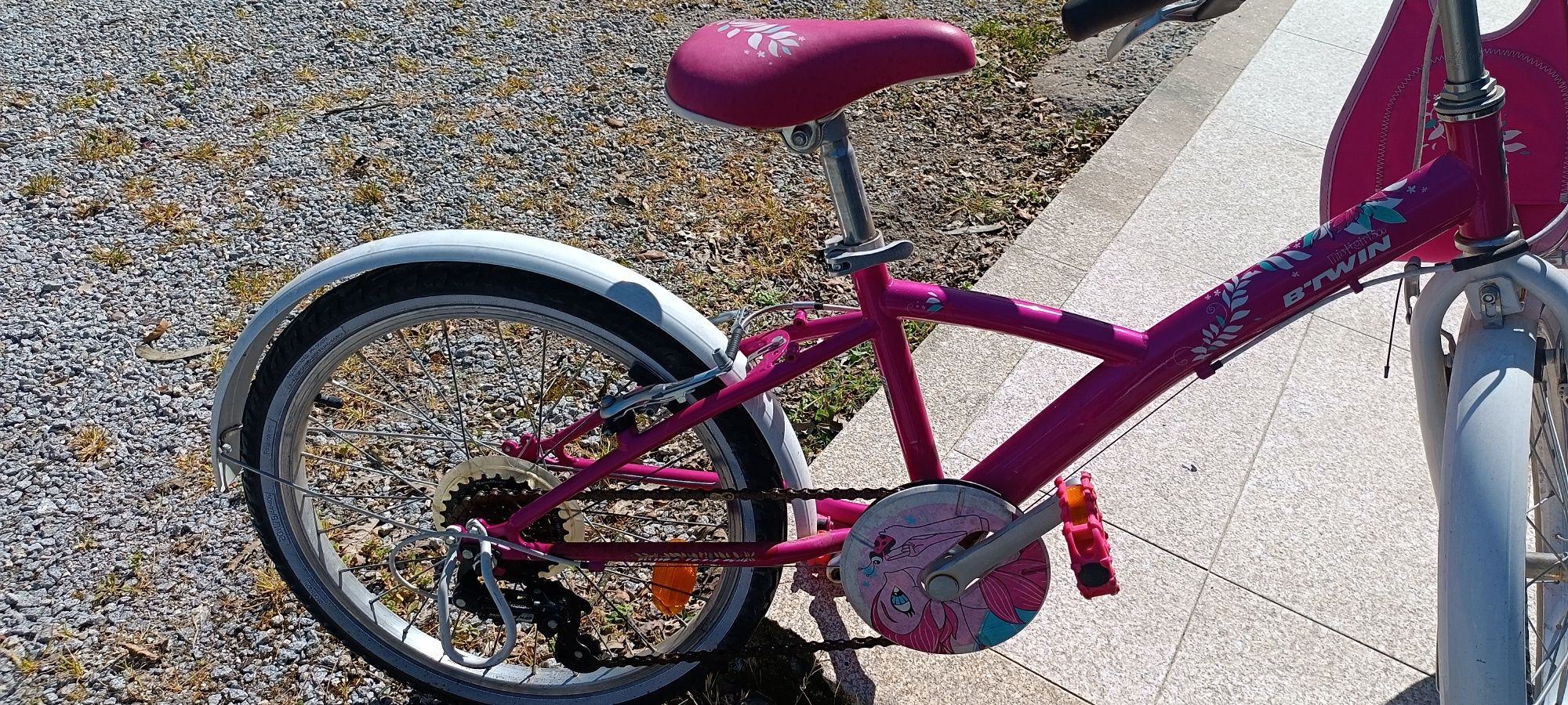 Bicicleta menina