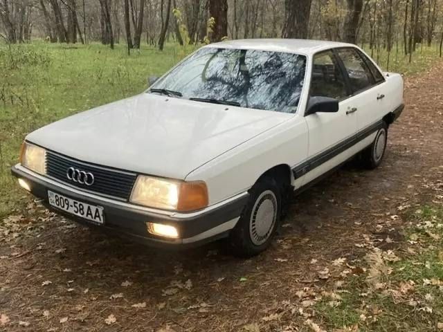 Audi 100 C3 1.8 Бенз