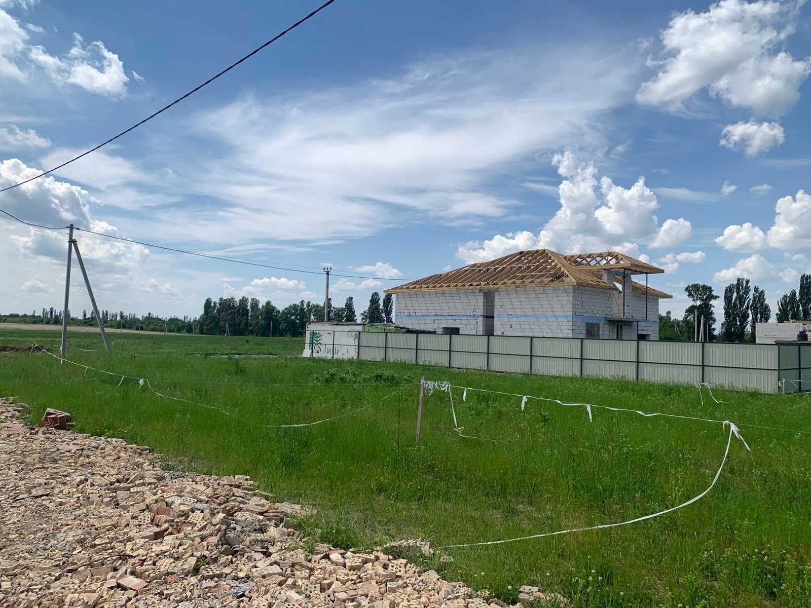 Земельна ділянка. Гарна ціна. 10500$ за всю Ділянку.  Всі Фасадні