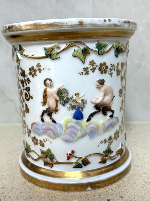 Lindo antigo pote / manga em porcelana francesa pintada à mão