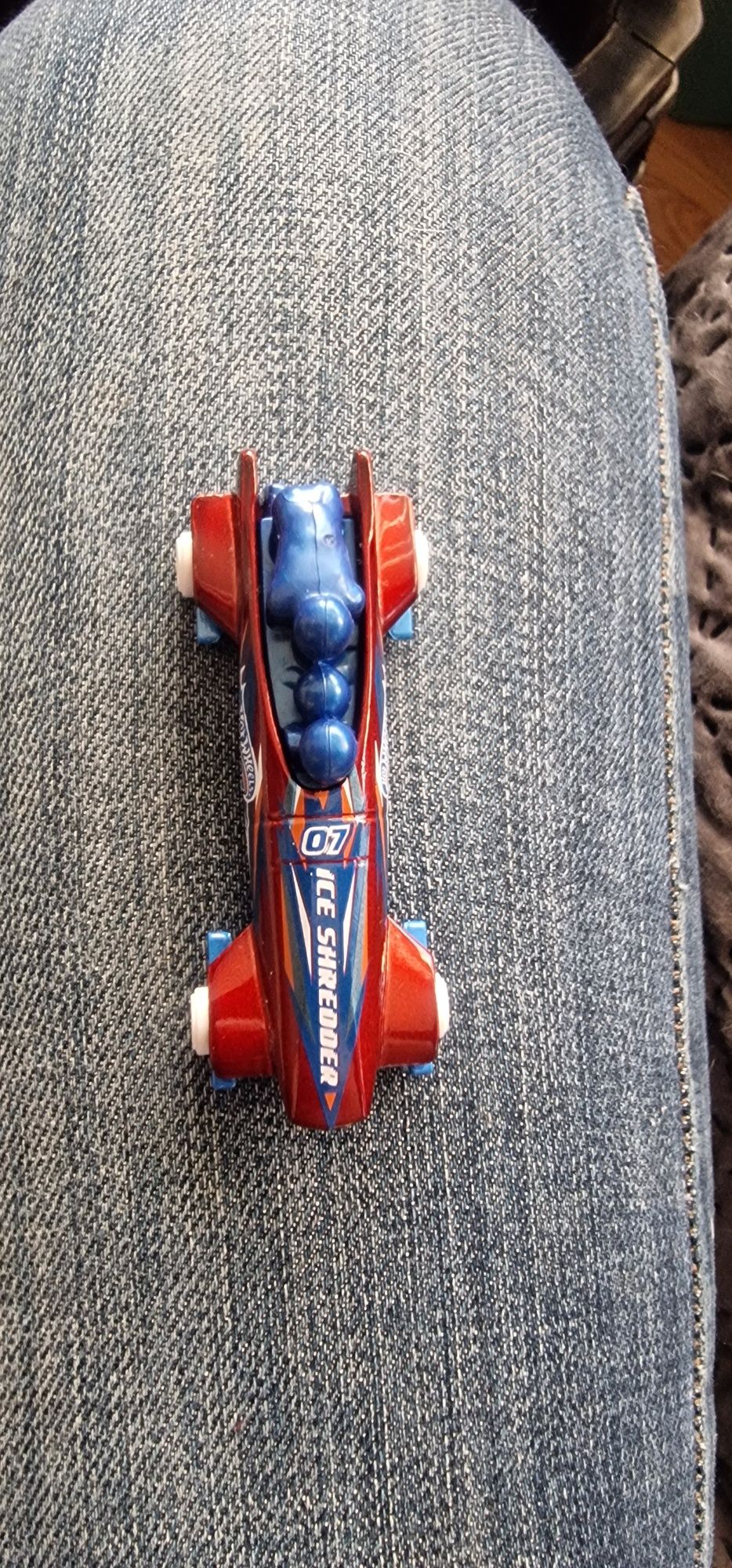 Hot wheels bobslej.