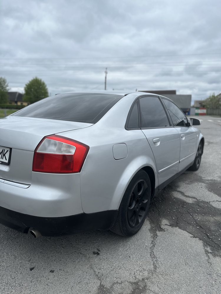 Авто audi a4 2002 1.8 газ бензин