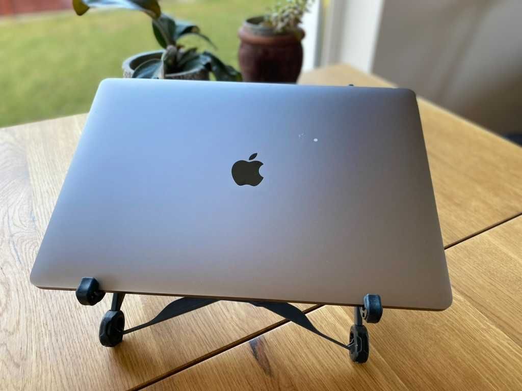 MacBook Pro A1990 i7/16GB/512GB SSD