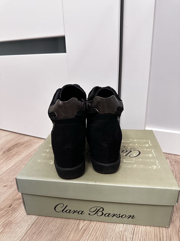 Czarne damskie botki r.37 CCC