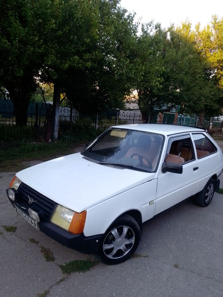 Продам  Таврию в идеале на дисках гаражное хранения