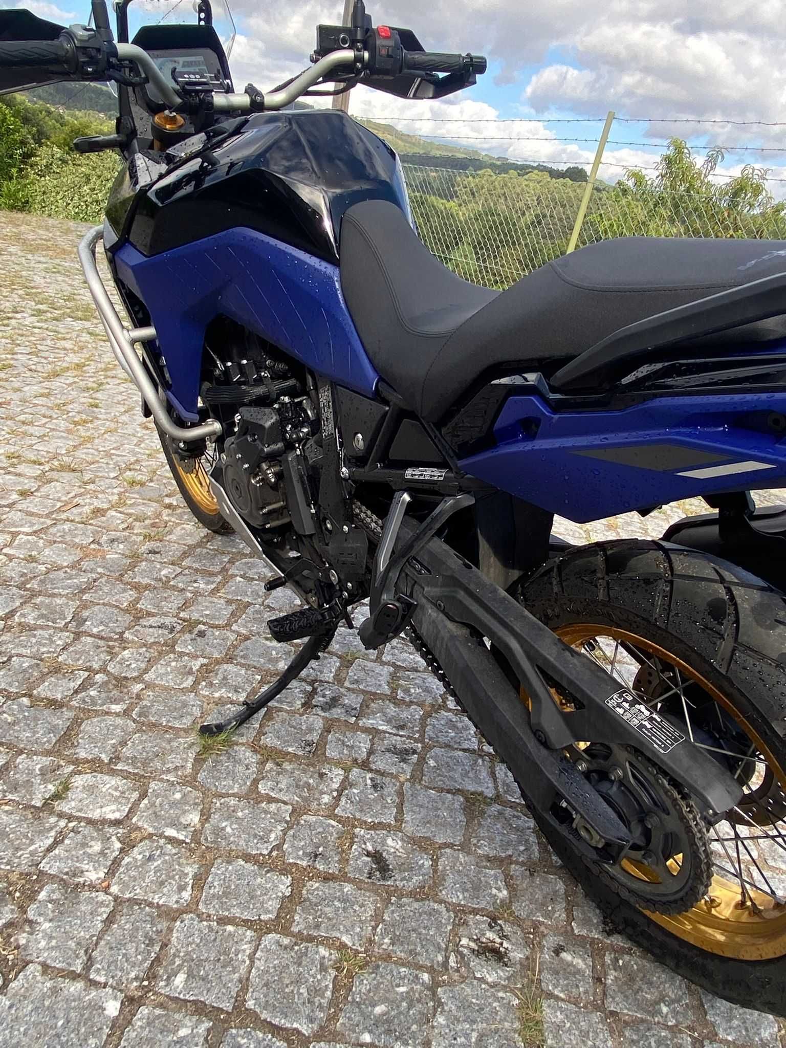 Suzuki V-STROM 800DE