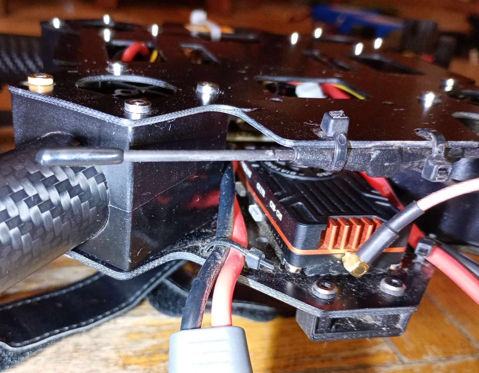 fpv фпв дрон бомбер Diatone KN-104