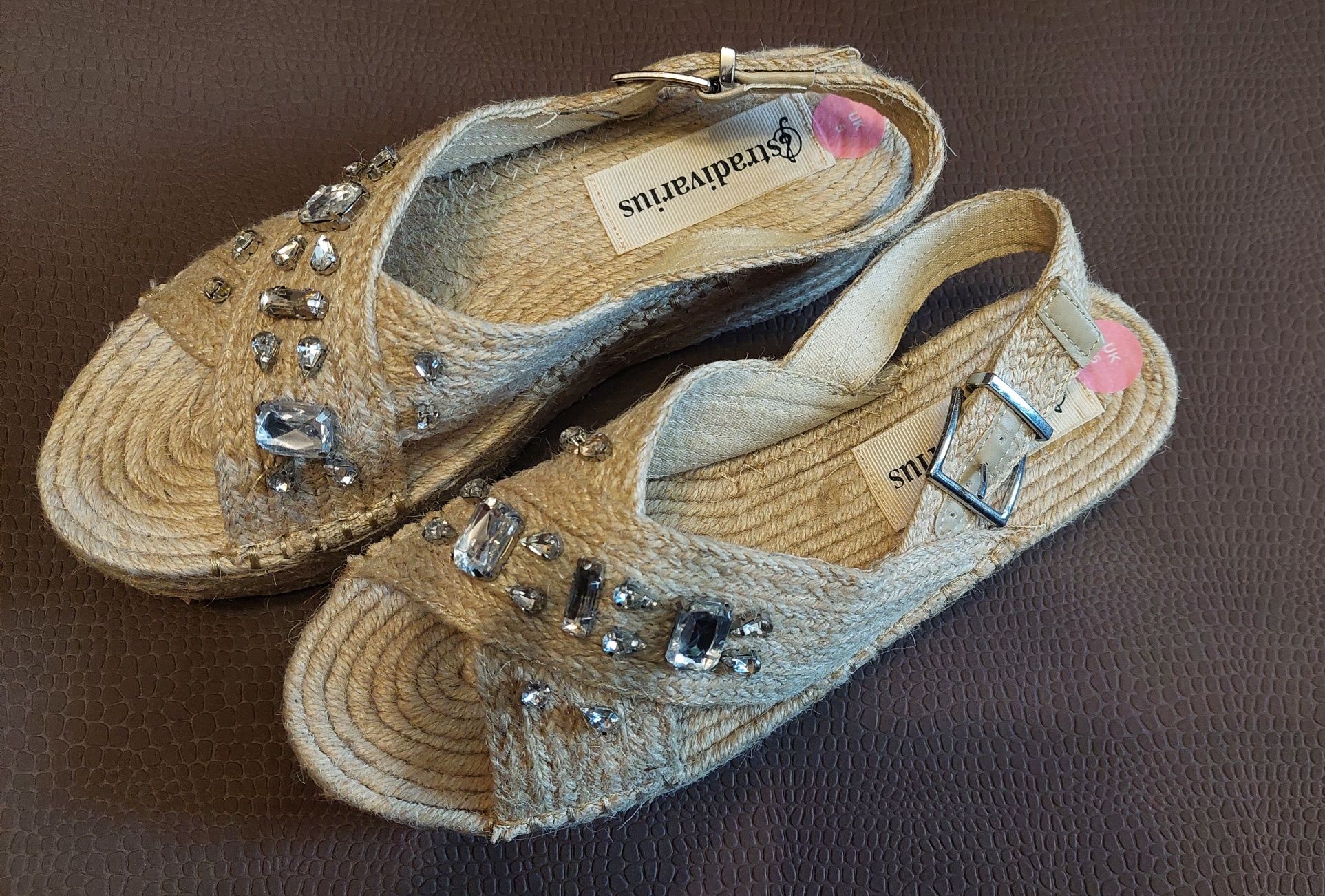 Босоніжки плетені Stradivarius 38р