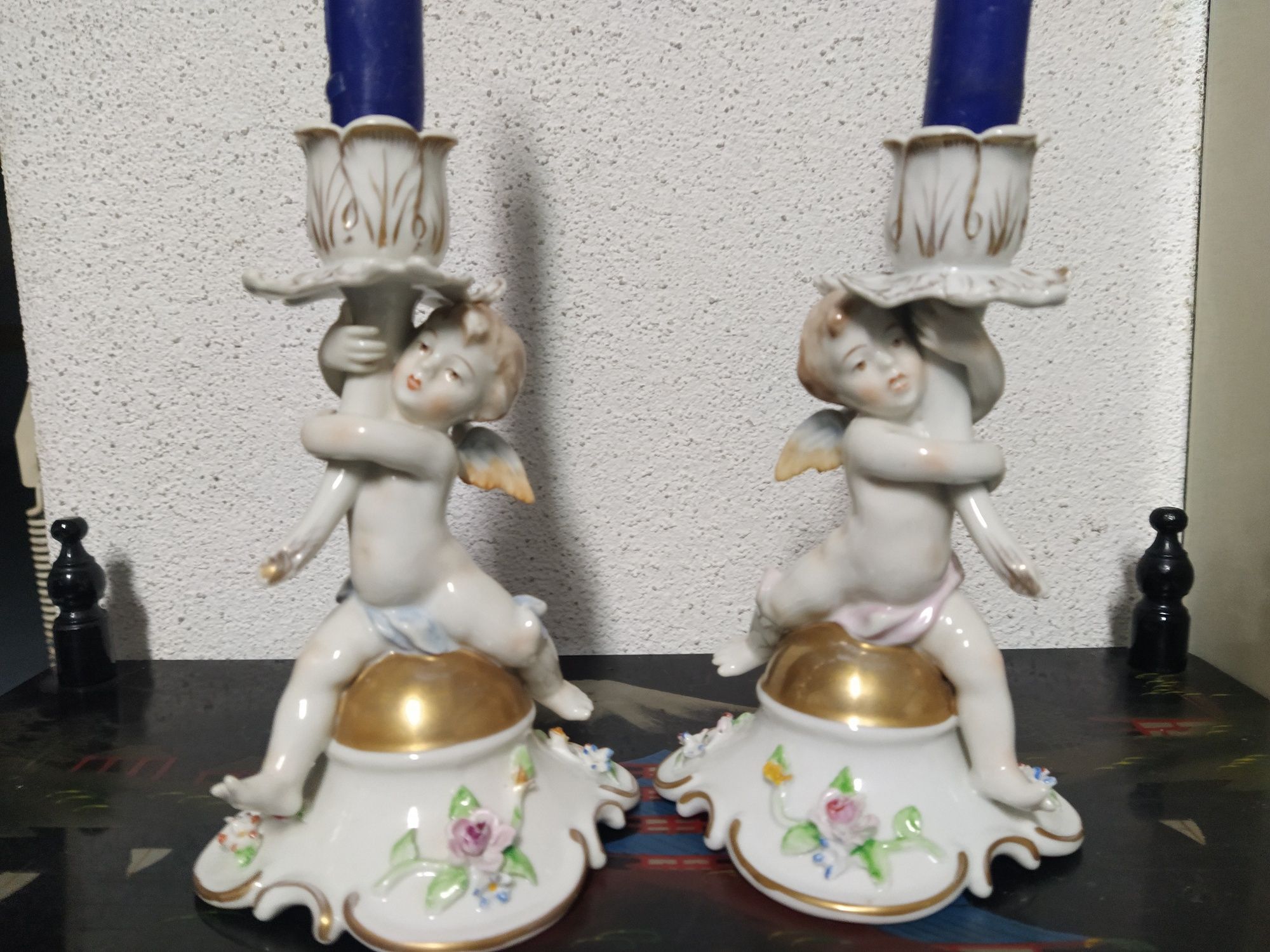 Conjunto de Porcelana Artibus (Castiçais e Jarra)