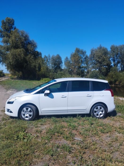 Продам Peugeot 5008 2010 р. у гарному стані