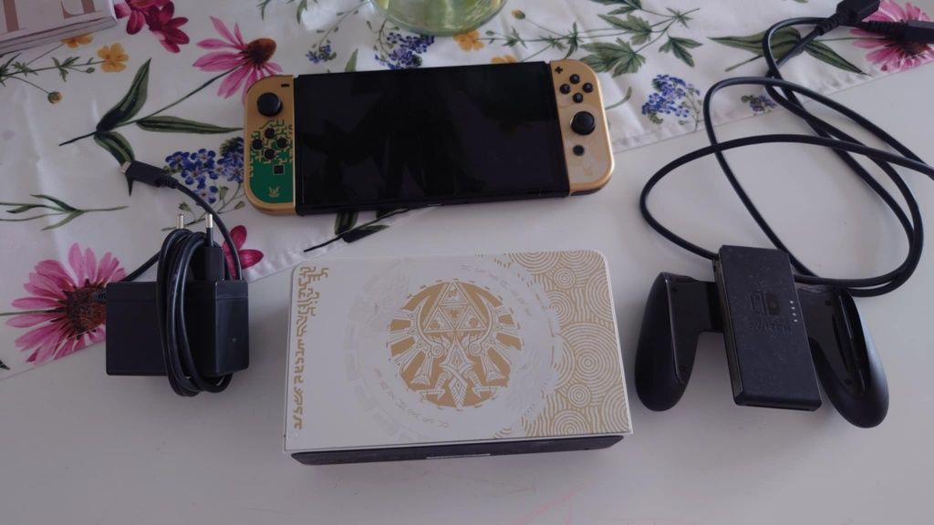 Nintendo Switch OLED Zelda TOTK Edition