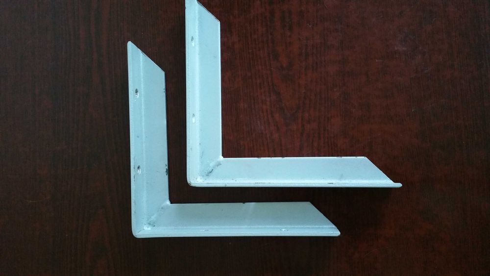Уголки для полок