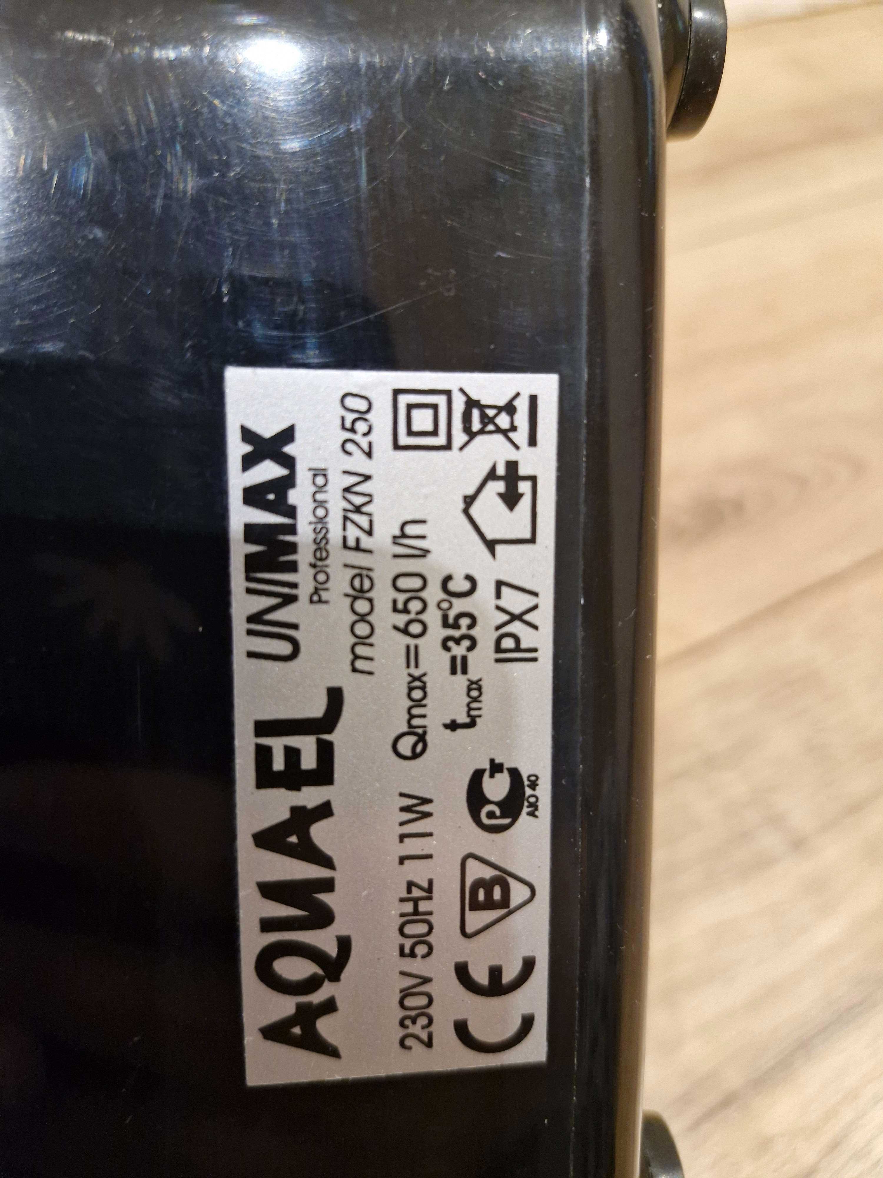 Zewnętrzny filtr do akwarium z akcesoriami Aquael Unimax 250