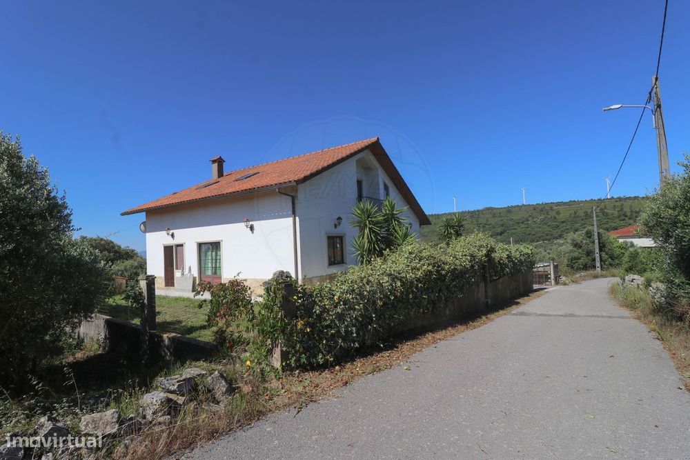 Moradia T4 para venda