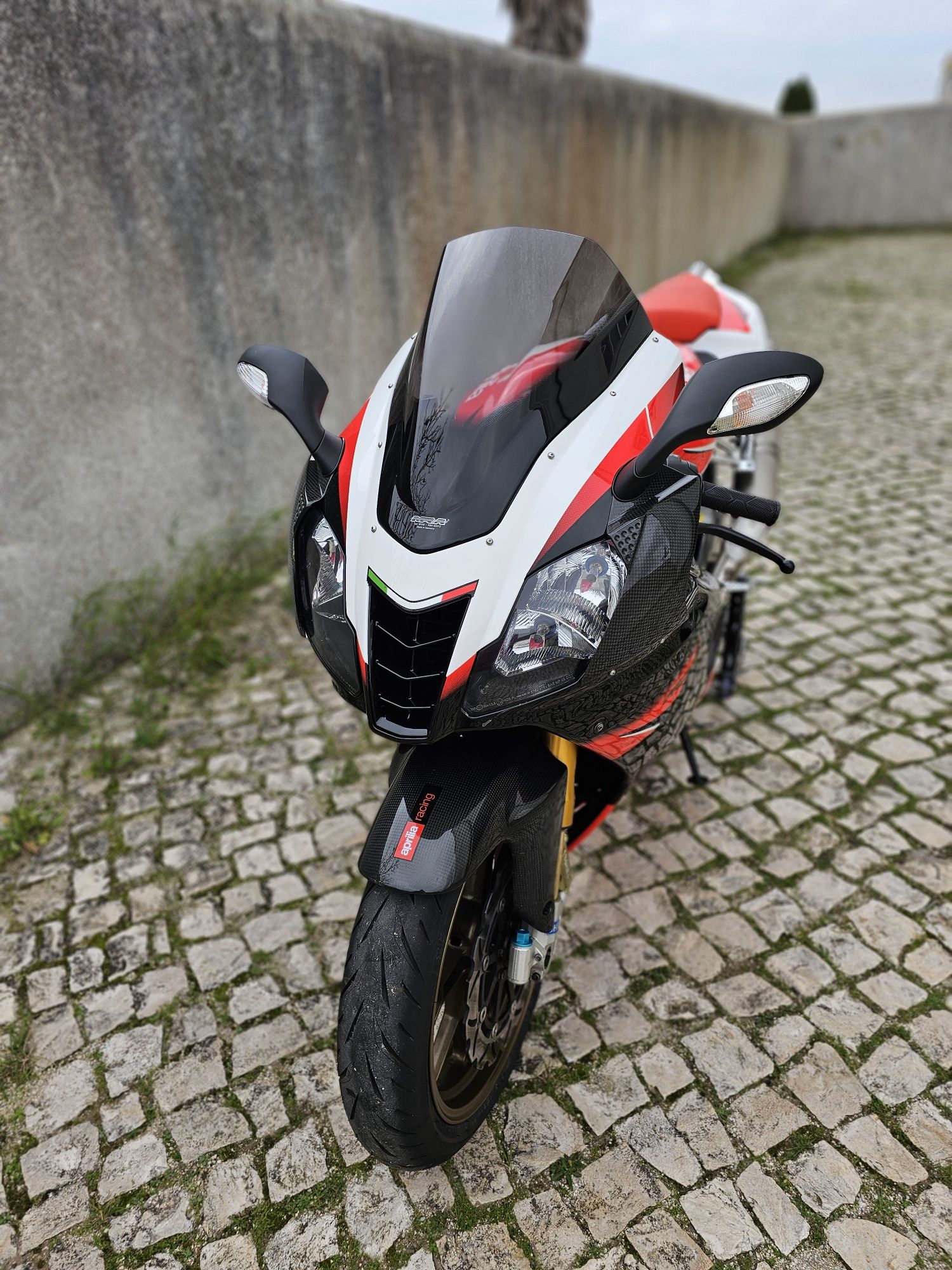 Aprilia RSV 1000 factory