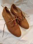 Sapatos camel tipo camurça
