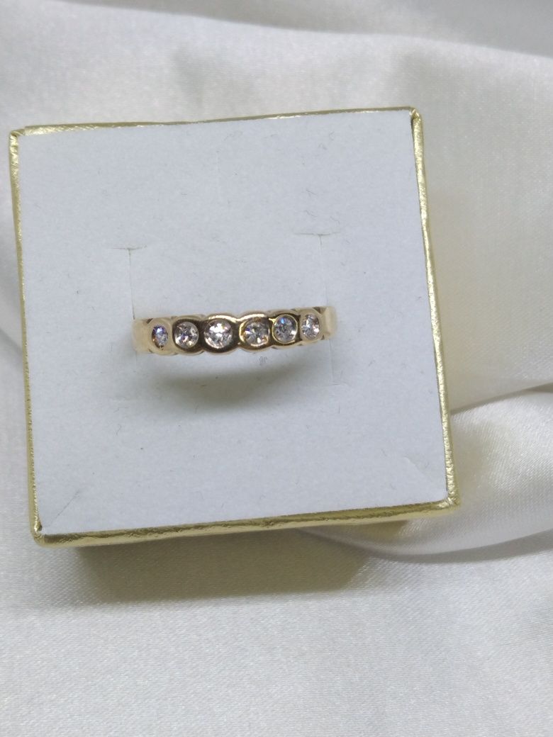 Złoty pierścionek z brylantami, złoto 585, R15