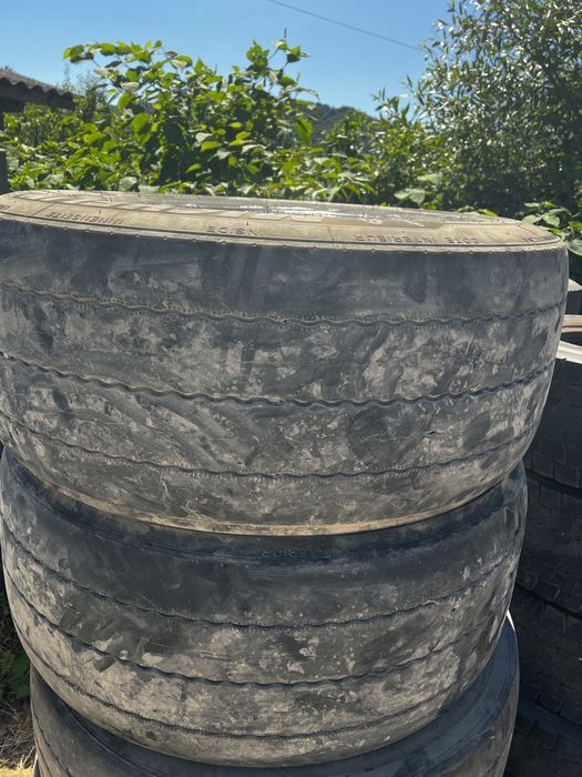 Продам шини грузові 385/55.22.5 мішелин з бортиками