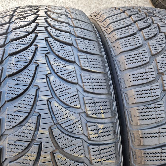 Зимові шини, резина 235 55 R19 Bridgestone (Бріджестон) 4шт.