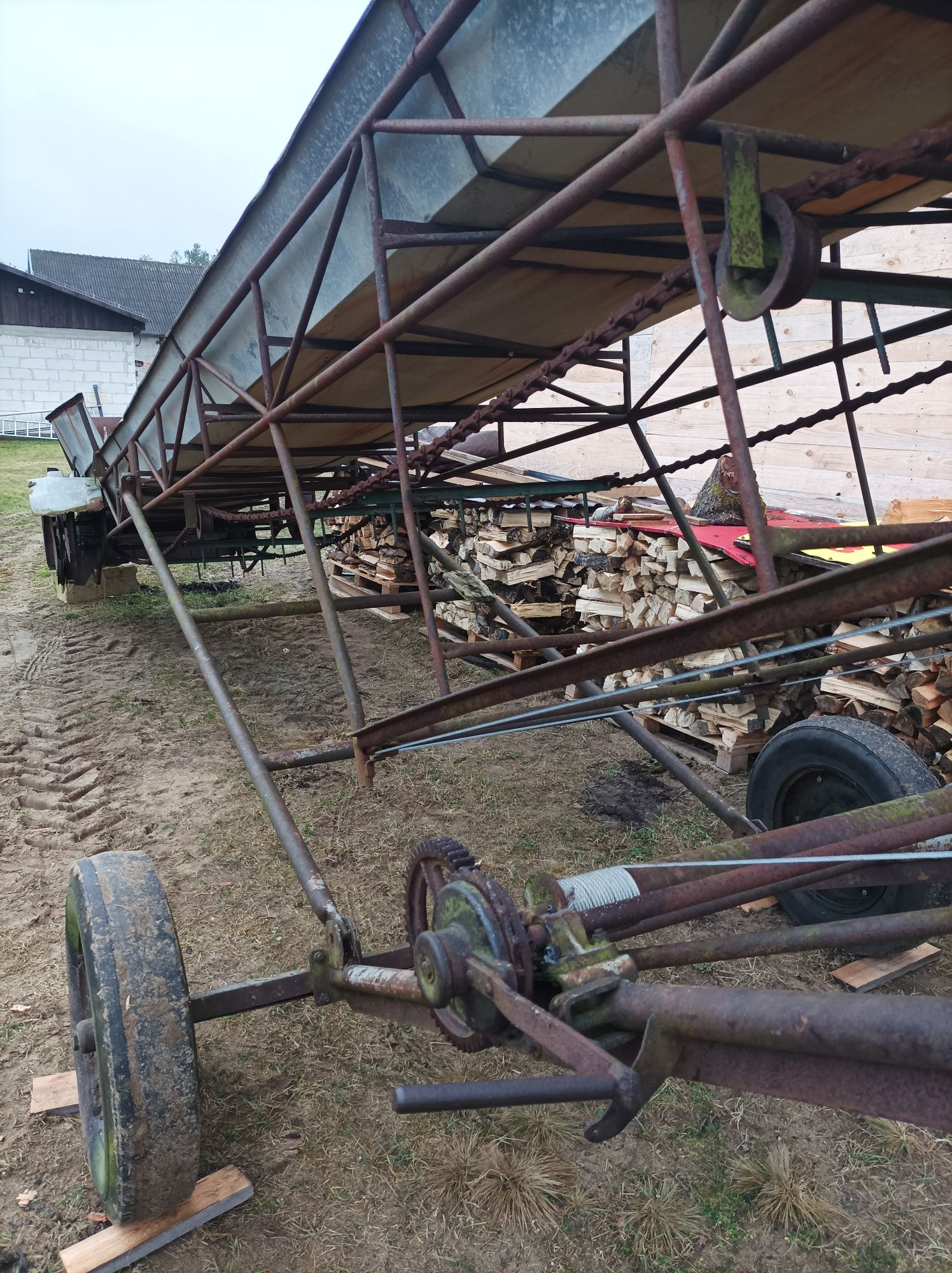 Stertnik, podajnik do siana i słomy