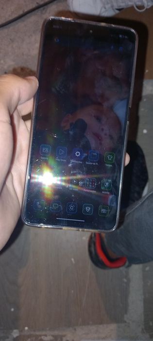 Troco ou vendo teclado e telemóvel