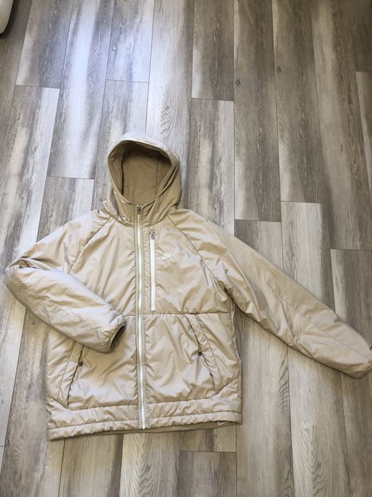 Куртка Nike бежева