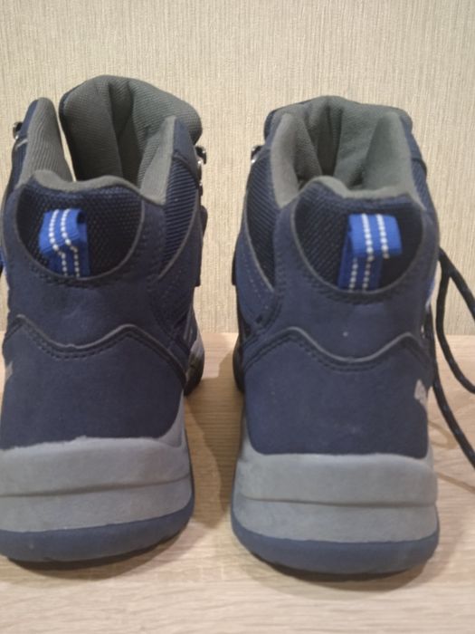 Продаю ботінки на розмір 38