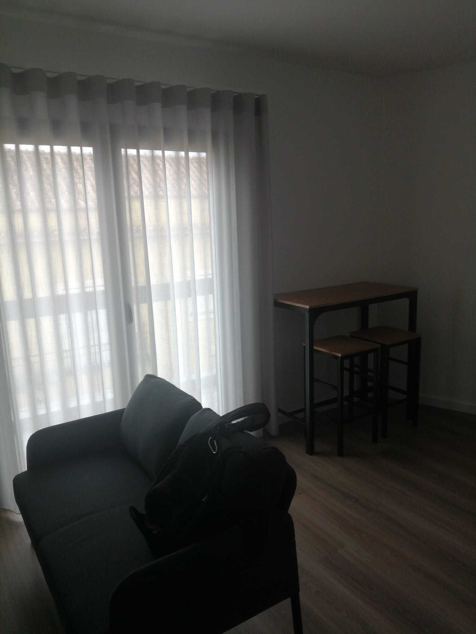 Apartamento T1 - novo e mobilado