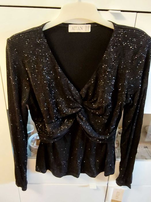 Blusa Nova Preta com Brilhos.