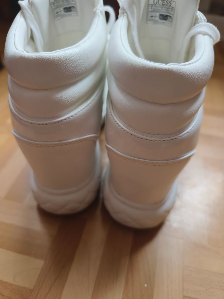 Adidasy GUESS na koturnie 41