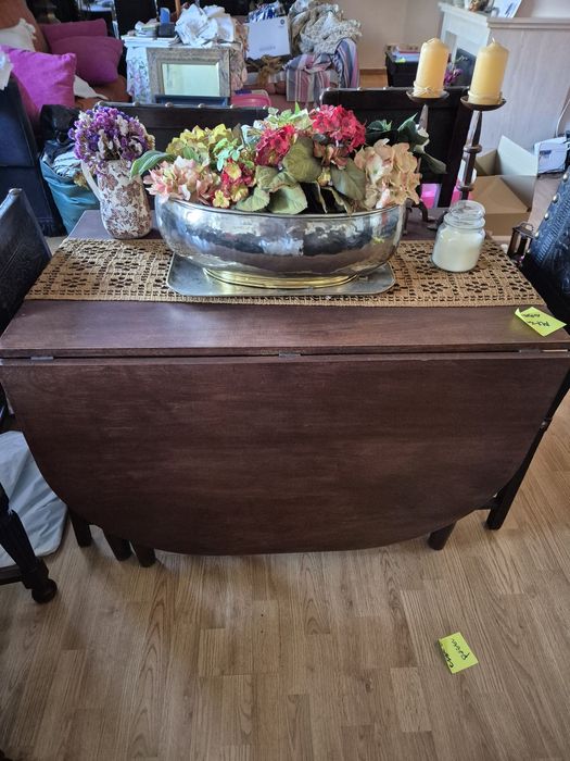 Mesa antiga de abas em madeira maciça