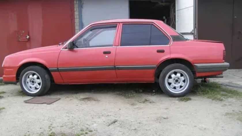 Передние ветровики Opel Ascona вставные 2 шт. новые Heko