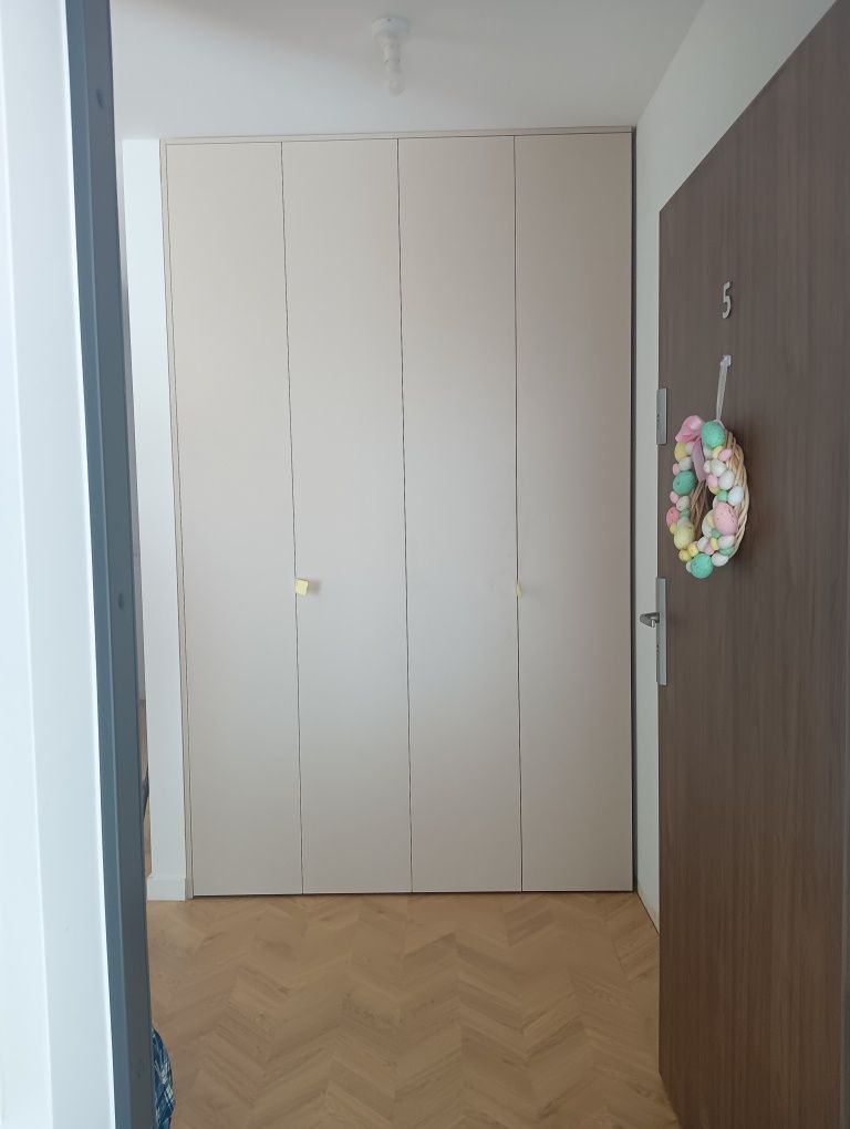 Szafa na wymiar z montażem