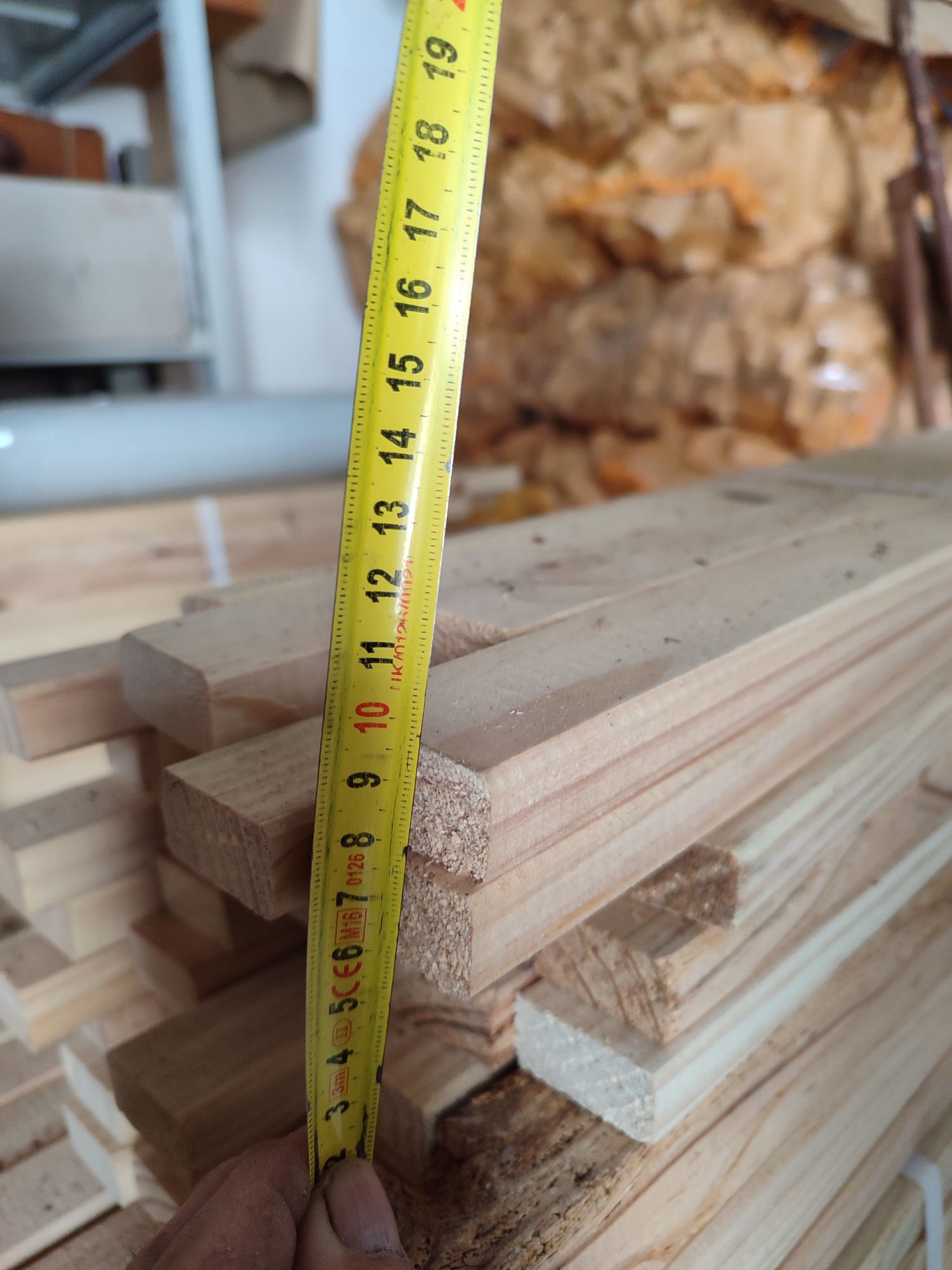 Madeira em ripas para  bricolage