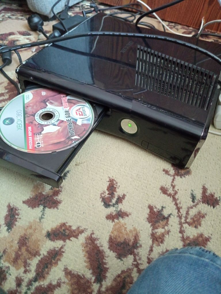Продам xbox 360 s в гарному стані