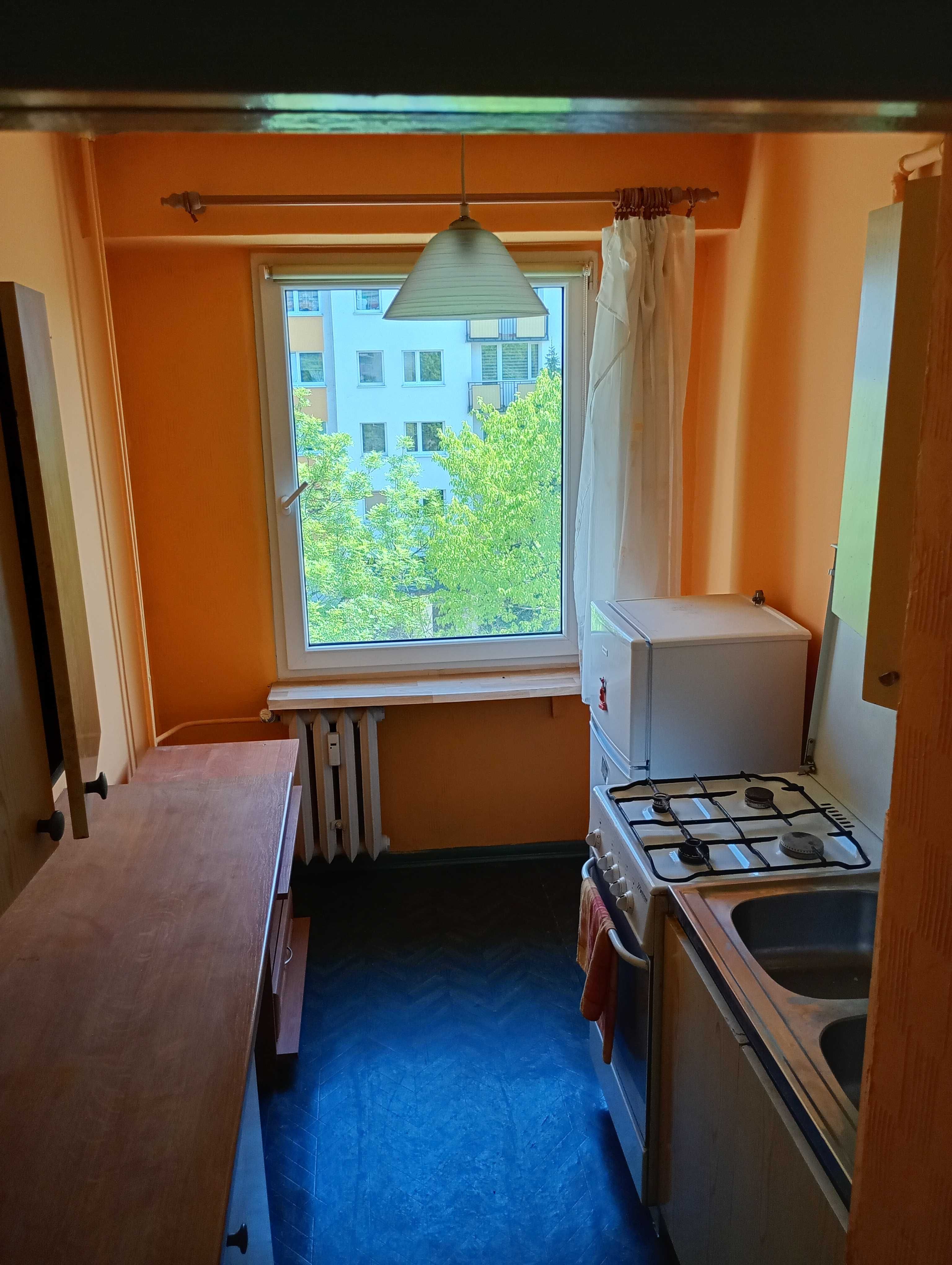 27,5 m2-kawalerka z dużym balkonem i windą